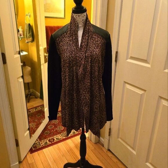 FAUX SUEDE/ FAUX LEATHER OPEN LEOPARD JACKET - Picture 2 of 8